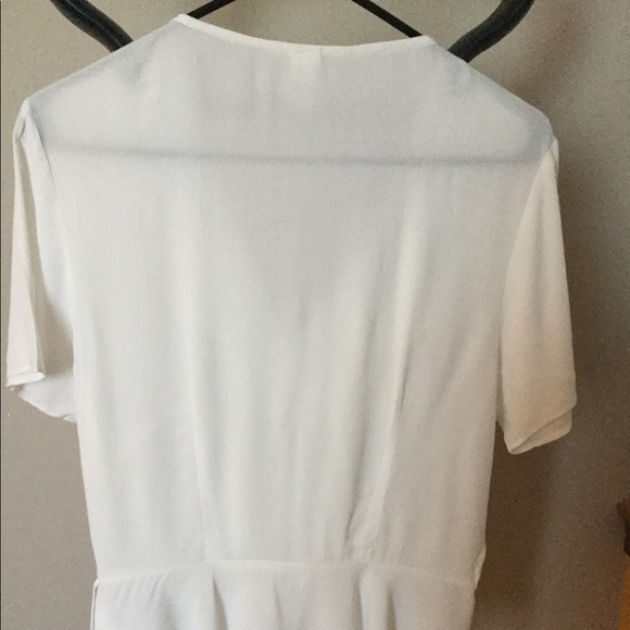 H&M womens boho white short sleeve ruffled blouse size medium - Picture 3 of 4